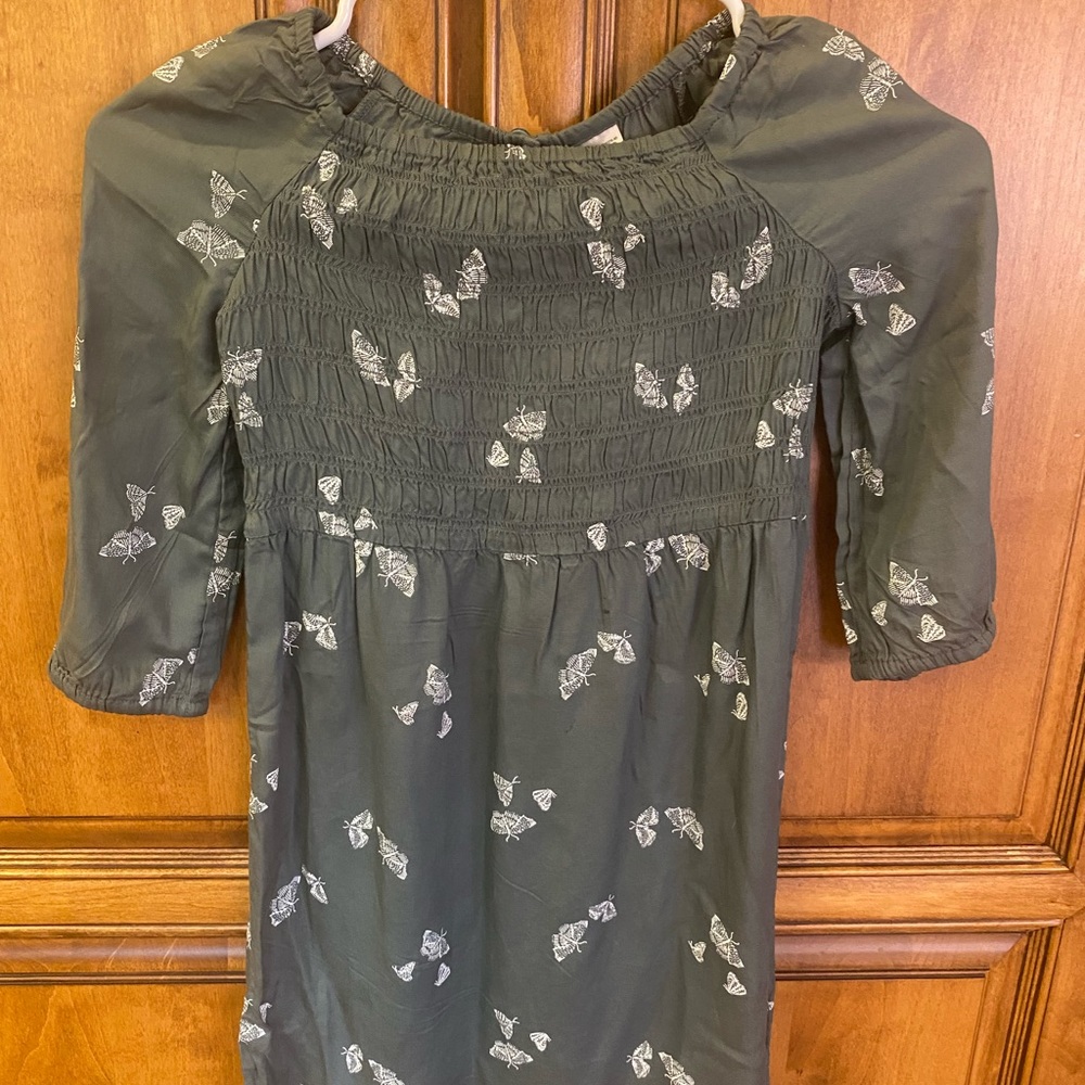 Carter’s summer dress.  Girls Size 7 . Lightweight.